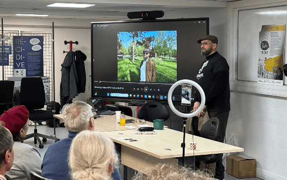 Intervention de Yannick Deslandes auprès des bénévoles de l’Auxilia
