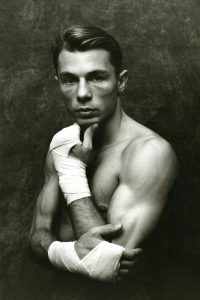 Gants posés sur le ring — Muay Thaï Kerner Team